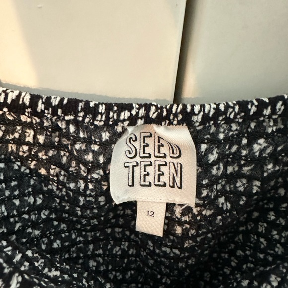 Nordstrom Seed Team crop black & white floral top. Size 12. - Picture 2 of 5